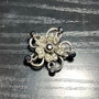 Broșă Vintage Metalică model Floral cu Strasuri  Stil Retro / Gotic 3 cm anii 70-80