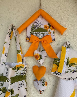 Căsuță decorativă textilă de agățat  handmade