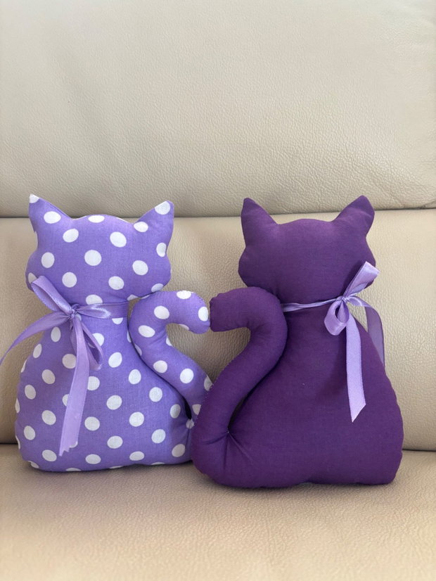 Pisicuță textilă parfumată cu lavandă handmade