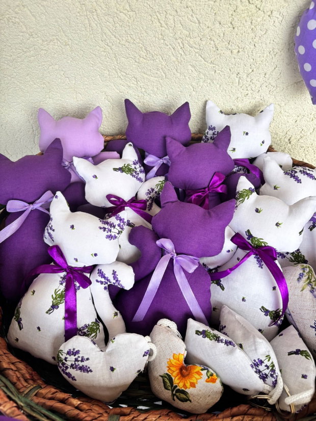 Pisicuță textilă parfumată cu lavandă handmade
