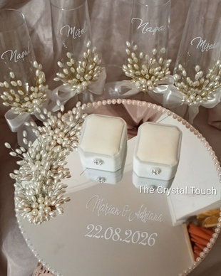 Suport pentru verighete personalizat  alb & auriu