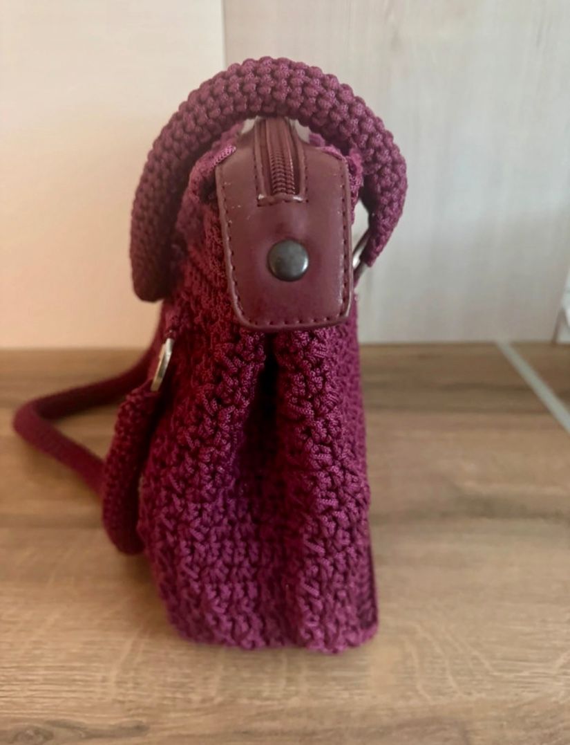 Burgundy crochet tote bag Tynadesign handmade