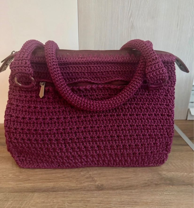Burgundy crochet tote bag Tynadesign handmade