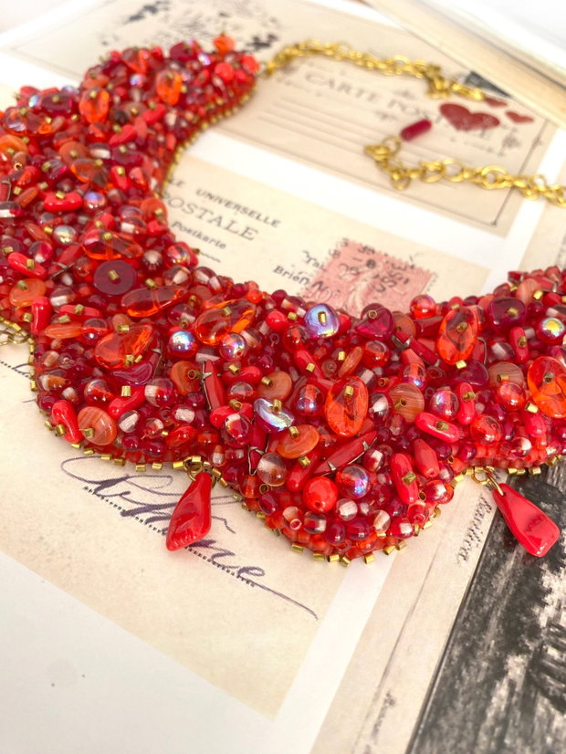 Colier statement in nuante de rosu aprins・Colier handmade rosu・Colier statement
