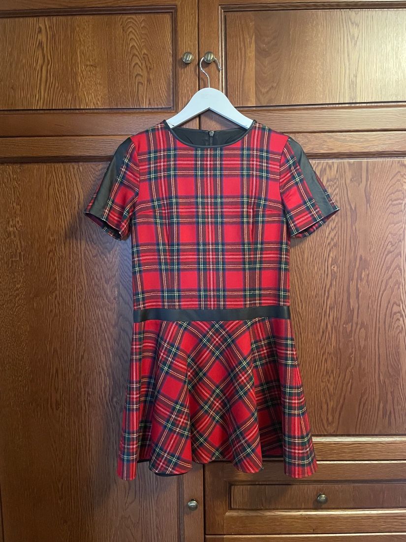 Rochie Karl Lagerfeld în carouri tartan roșu  mărimea FR3/IT40