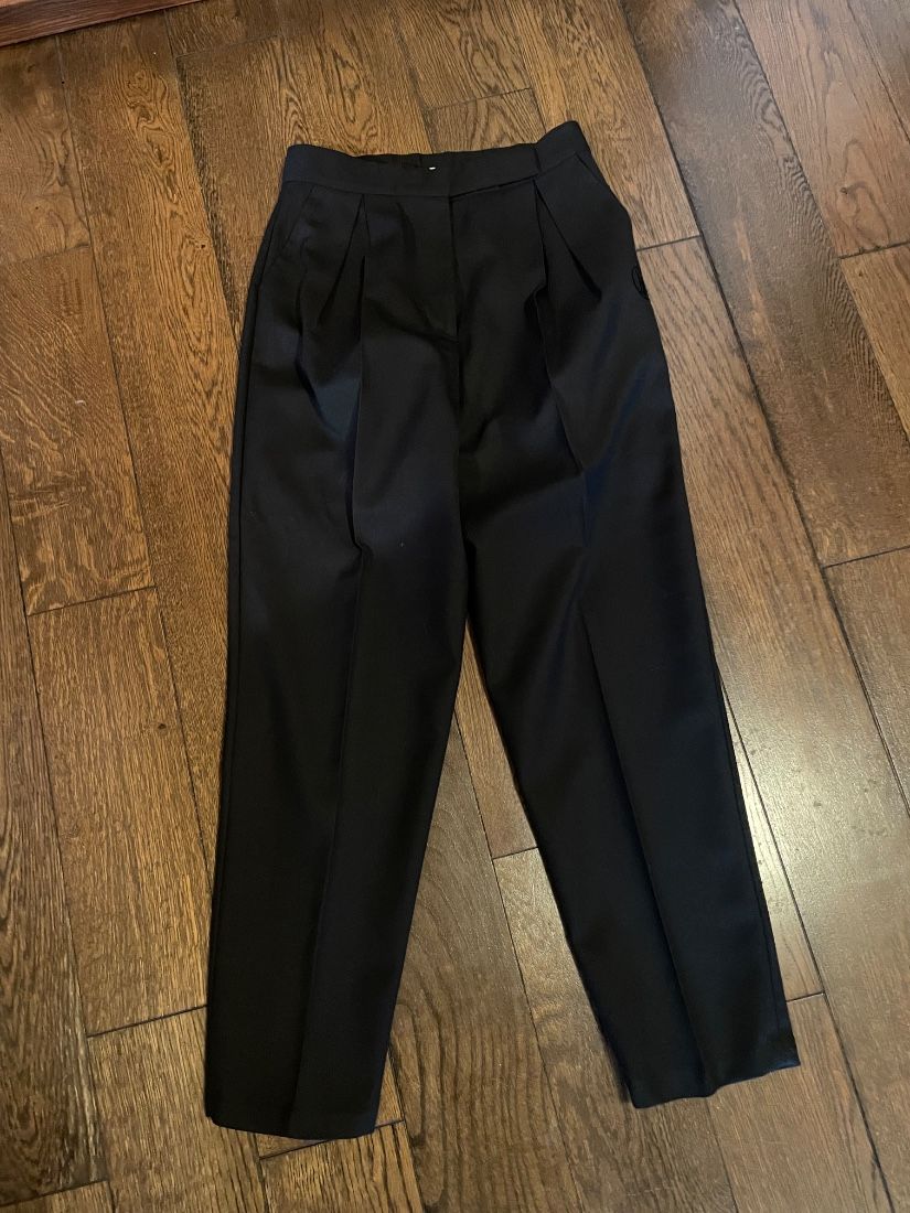 Pantaloni Burberry negri eleganți  14Y / 164 cm