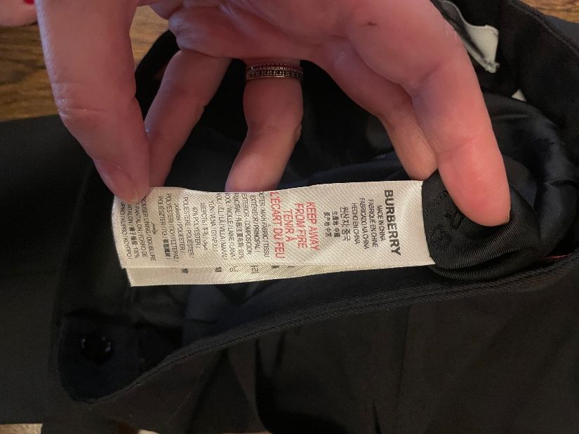Pantaloni Burberry negri eleganți  14Y / 164 cm