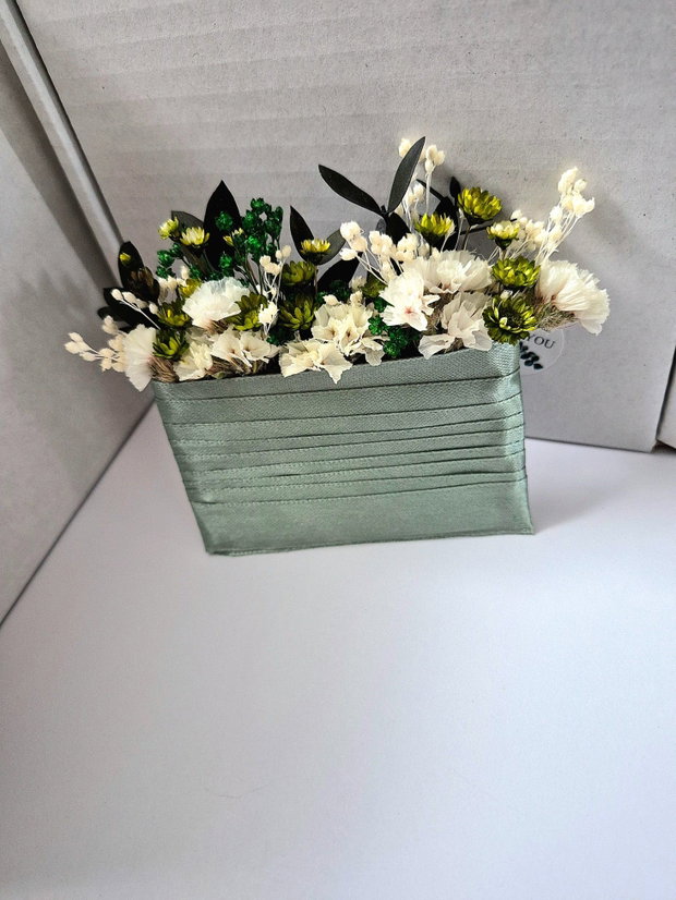 Cocardă de buzunar Mire / Naș cu flori naturale uscate și stabilizate, Alb - Verde Smarald / Verde Olive