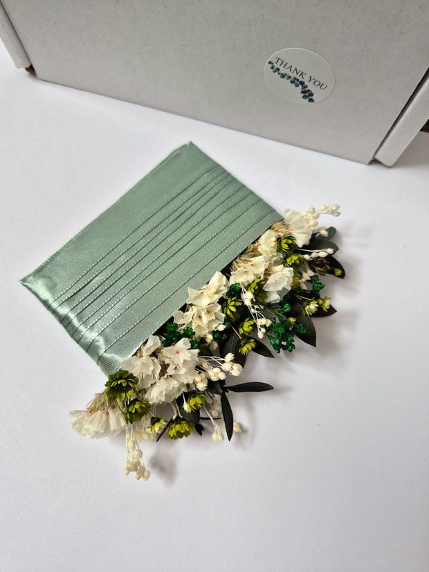Cocardă de buzunar Mire / Naș cu flori naturale uscate și stabilizate, Alb - Verde Smarald / Verde Olive