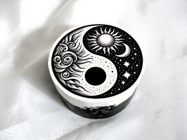 Cutie din lemn cu simbol Yin Yang 52732
