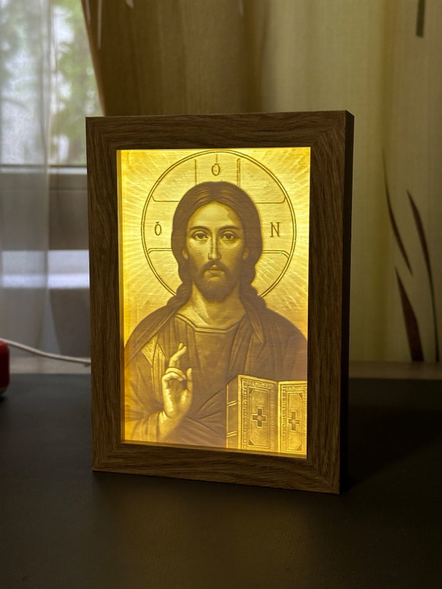Icoană luminoasă 3D Iisus Hristos Pantocrator  litofanie, ramă din lemn, LED