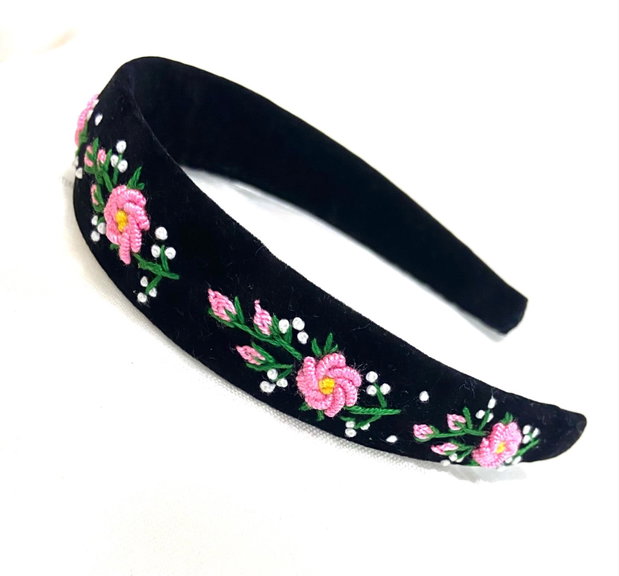 Cordelută cu broderie manuala