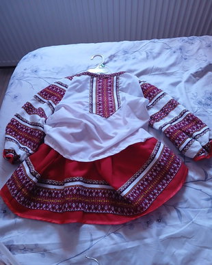 Costum popular fetite