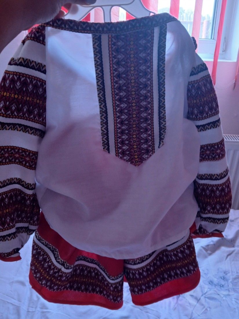 Costum popular fetite