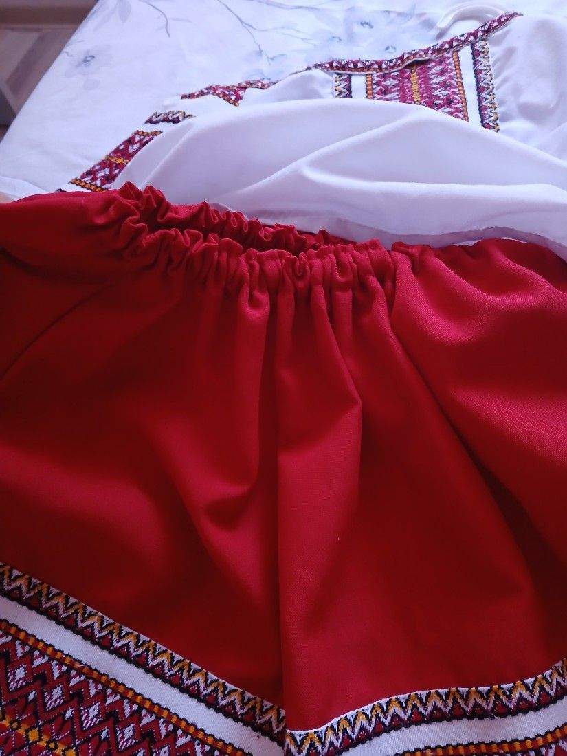 Costum popular fetite