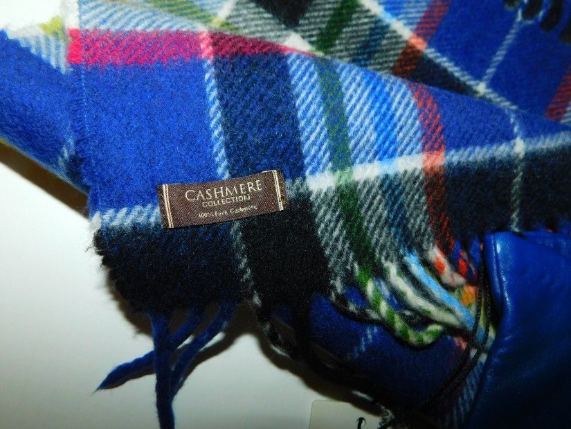 Manusi  noi piele   extra FURLA,  masura  L ,  etichete  atasate, cadou esarfa  casmir