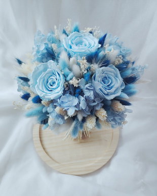 Buchet nunta  alb-bleu-albastru regal pentru mireasa/nasa cu trandafiri și hortensie criogenata
