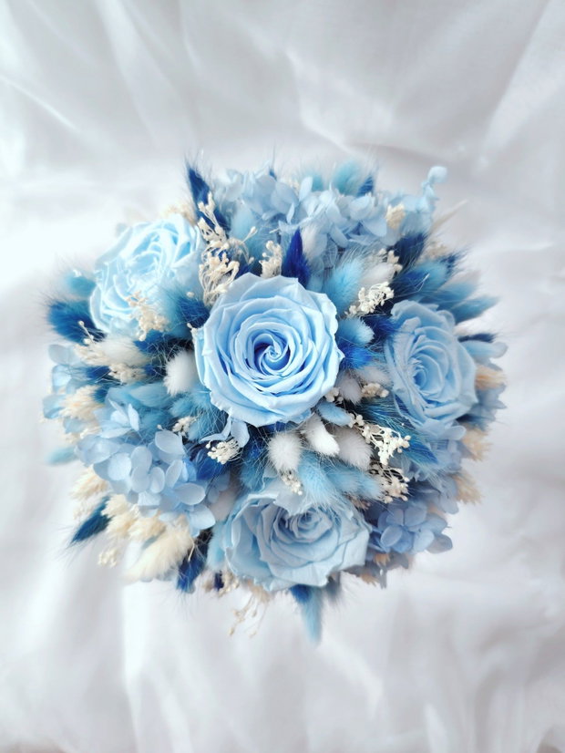 Buchet nunta  alb-bleu-albastru regal pentru mireasa/nasa cu trandafiri și hortensie criogenata