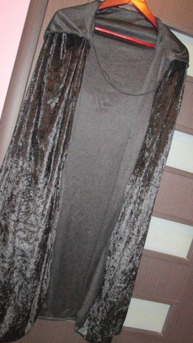 pelerina neagra eleganta