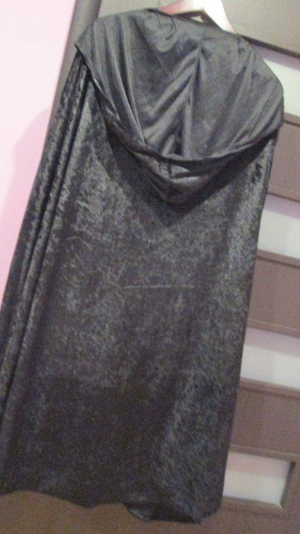 pelerina neagra eleganta