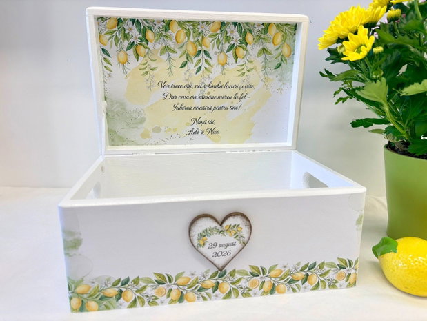 Cutie personalizata amintiri - Little girl and lemons