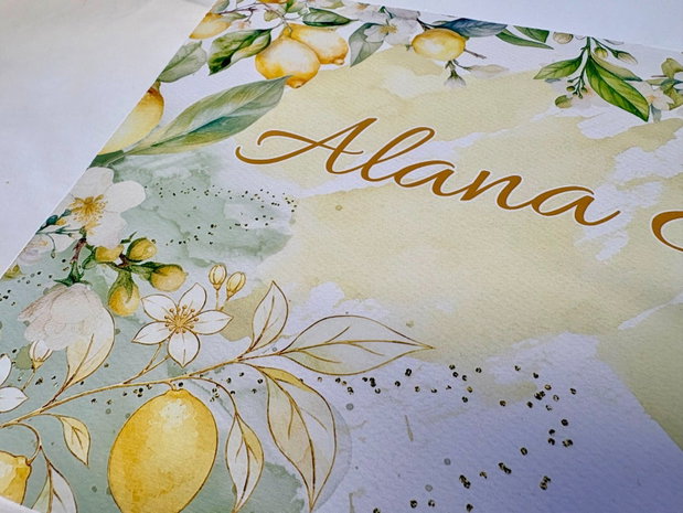 Cutie personalizata amintiri - Little girl and lemons