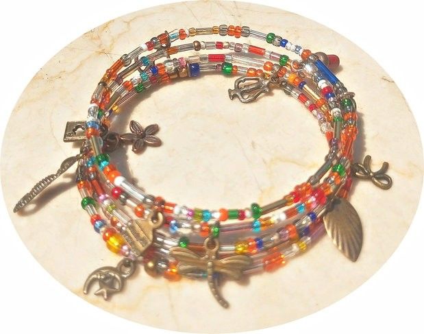 bratara boho multicolora cu charmuri patinate