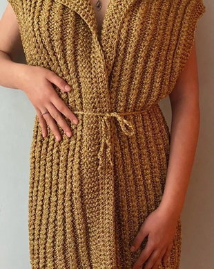Vestă lungă tricotată manual
