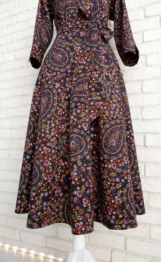 Rochie Camasa Neagra cu Flori si Guler Mare Rotund