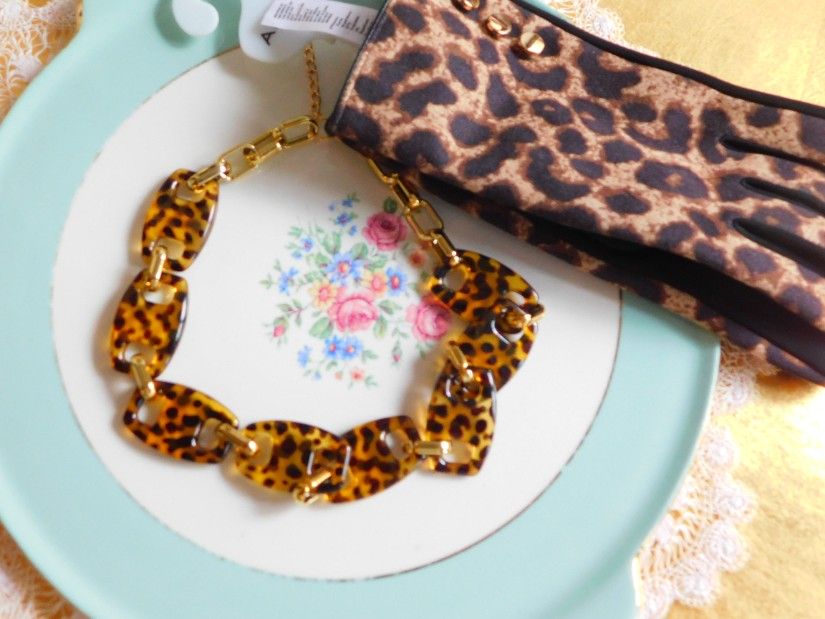 Manusi noi Aldo, etichete atasate, colier asortat nou, animal print
