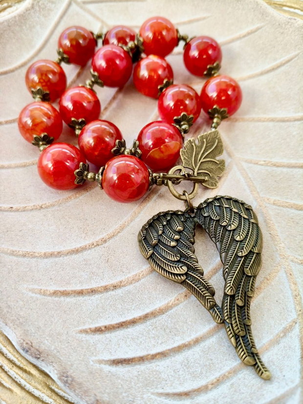 Colier vintage agate rosii & aripi inger bronz