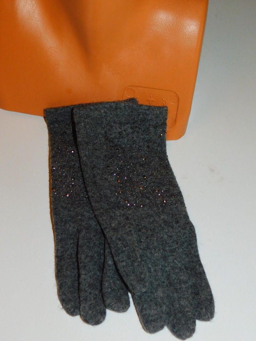 Set caciulita cu manusi, noi, frumoase , elegante, amestec cu lina