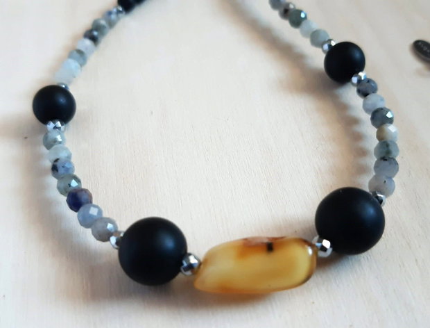 Colier Choker din Onix mat, Sodalit si Chihlimbar