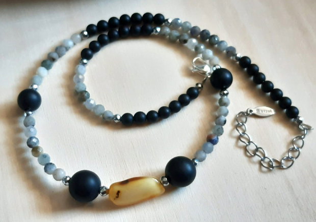 Colier Choker din Onix mat, Sodalit si Chihlimbar