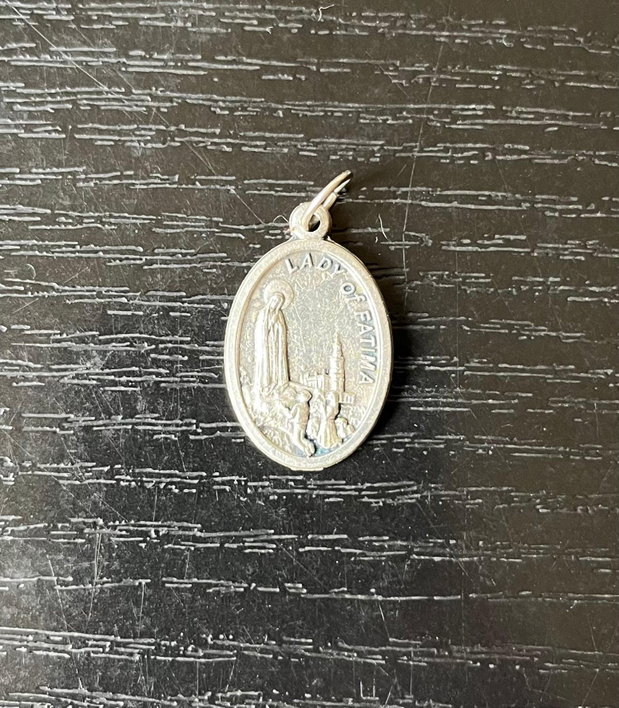 Medalion catolic Fecioara de la Fatima Import Italia, metal argintat