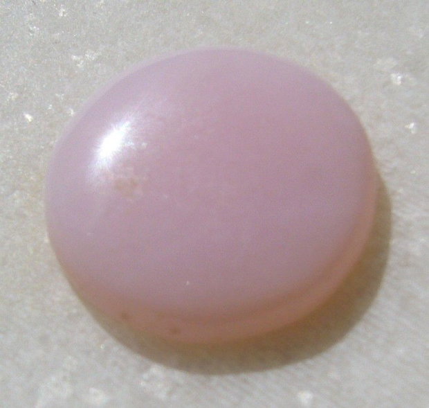 Opal roz cabochon aprox 18x4.3 mm