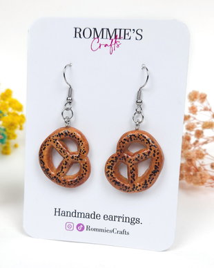 Cercei covrigei handmade din lut polimeric, inspiratie food