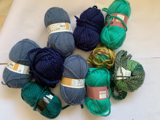FIRE TRICOTAT , CROSETAT - diverse culori, materiale- nou