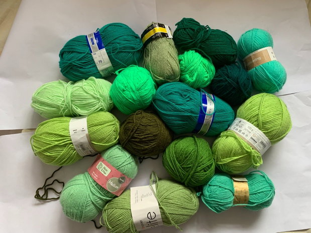 FIRE TRICOTAT , CROSETAT - diverse culori, materiale- nou