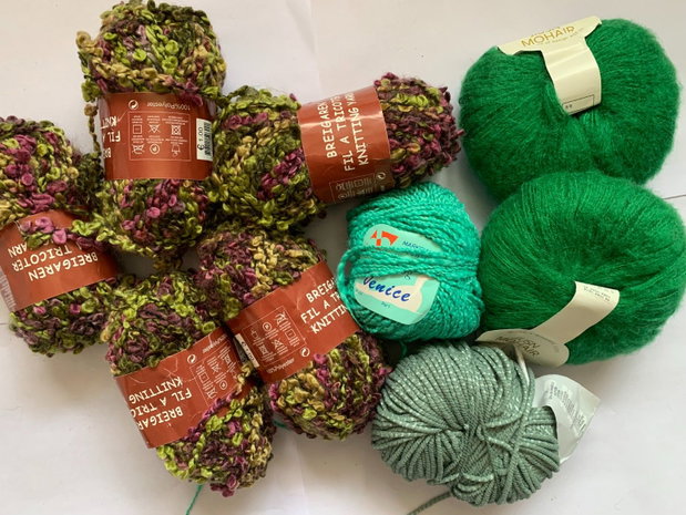 FIRE TRICOTAT , CROSETAT - diverse culori, materiale- nou