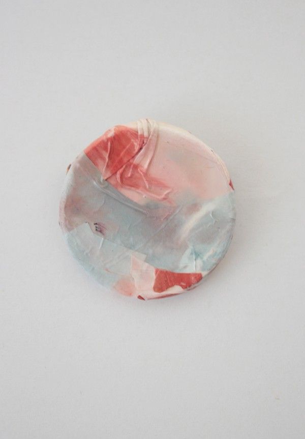 Brosa rotunda din lut "Blush"