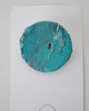Brosa rotunda din lut "Blue"
