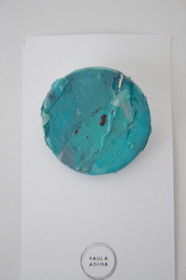 Brosa rotunda din lut "Blue"