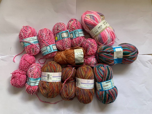 Fire de tricotat, crosetat, diverse culori si materiale- NOU