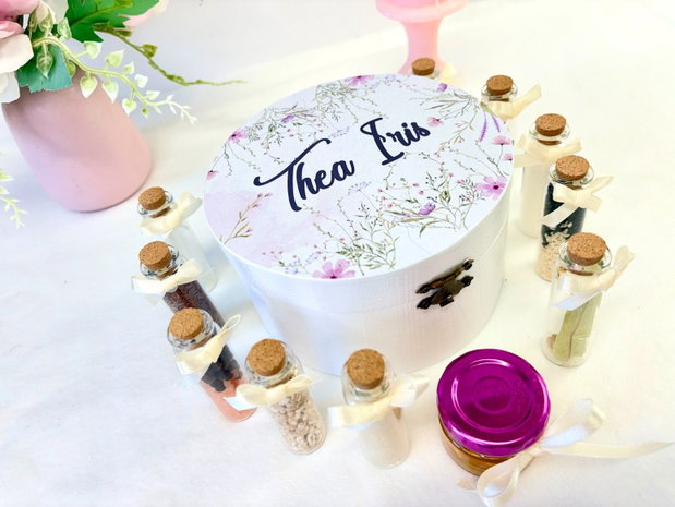 Cutie de mir Pink Flowers personalizata - plina cu mirodenii pentru baita de a doua zi