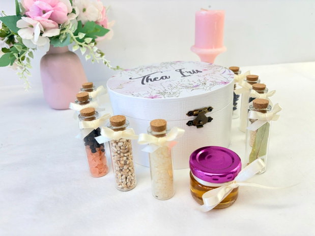 Cutie de mir Pink Flowers personalizata - plina cu mirodenii pentru baita de a doua zi