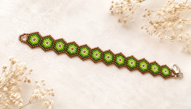 Bratara verde hexagon