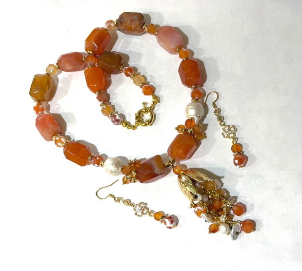 Colier și cercei din agate mari,perle baroc,hematit perle de cultura și accesorii placate cu aur~LAST LIGHT OF AUGUST~