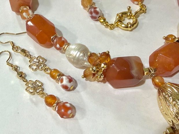 Colier și cercei din agate mari,perle baroc,hematit perle de cultura și accesorii placate cu aur~LAST LIGHT OF AUGUST~