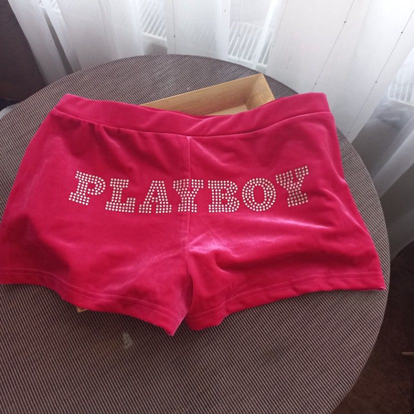 Pantaloni scurți Playboy noi L